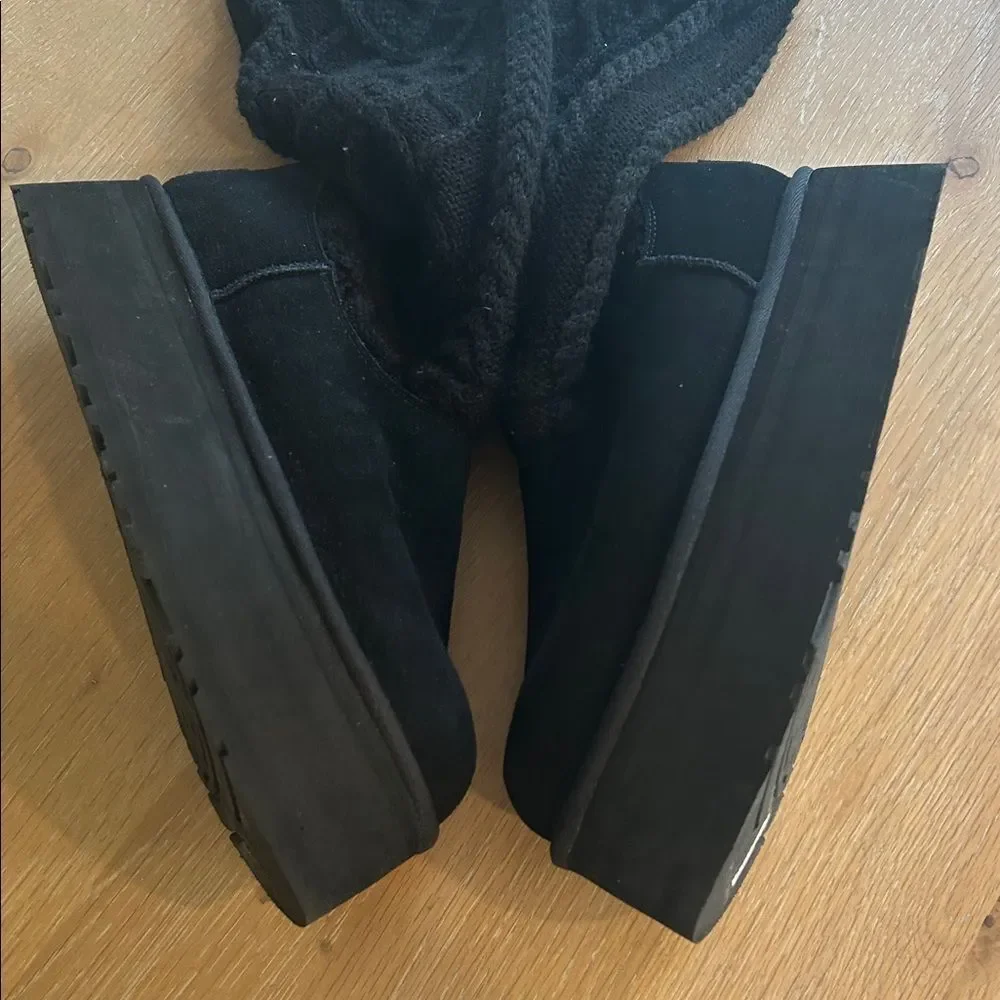 UGG CLASSIC SWEATER LETTER TALL BLACK BOOTS, Size 10,NWOT Display show some wear